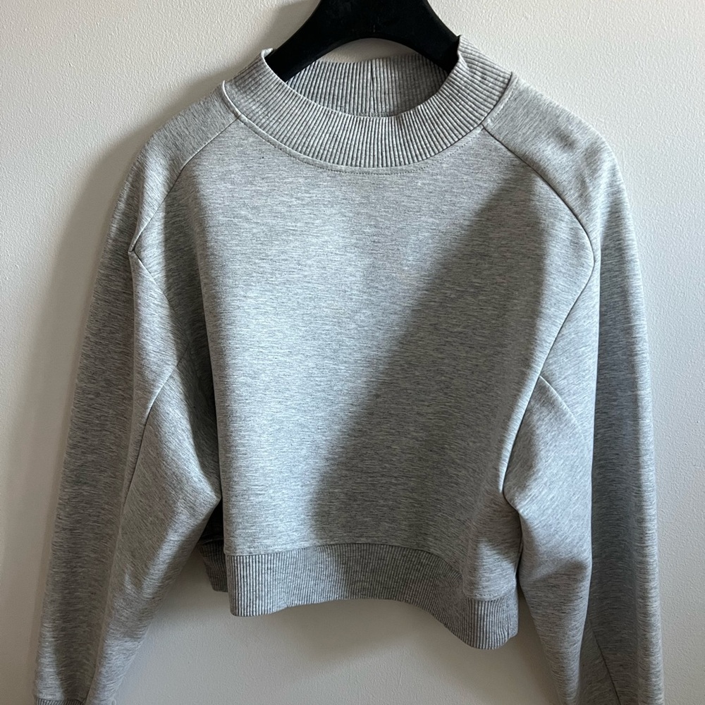 H&M cropped sweat shirt